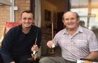 這位英國紳士來華26年，如今在深圳隱秀球場內(nèi)開了一家高爾夫?qū)W院...