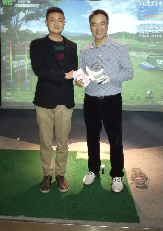 一桿進(jìn)洞挑戰(zhàn)賽-飛哥_副本.jpg